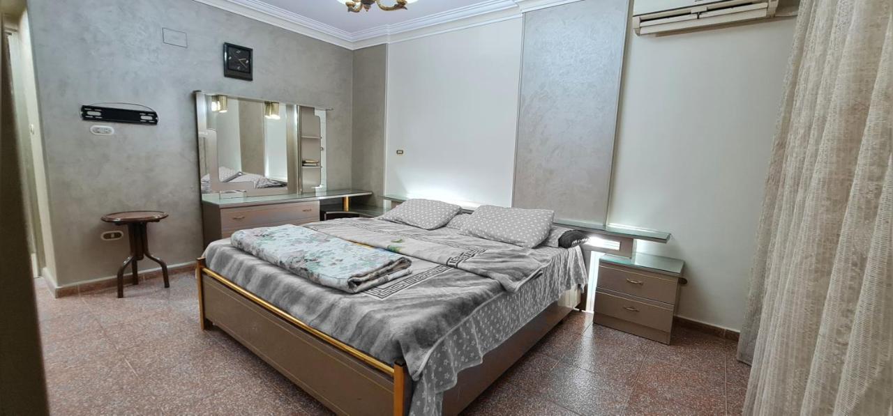 Apartment Comfy 2 Bedrooms In 98-4 Kairo